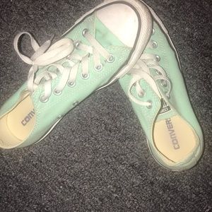 Women’s size 7 Converse